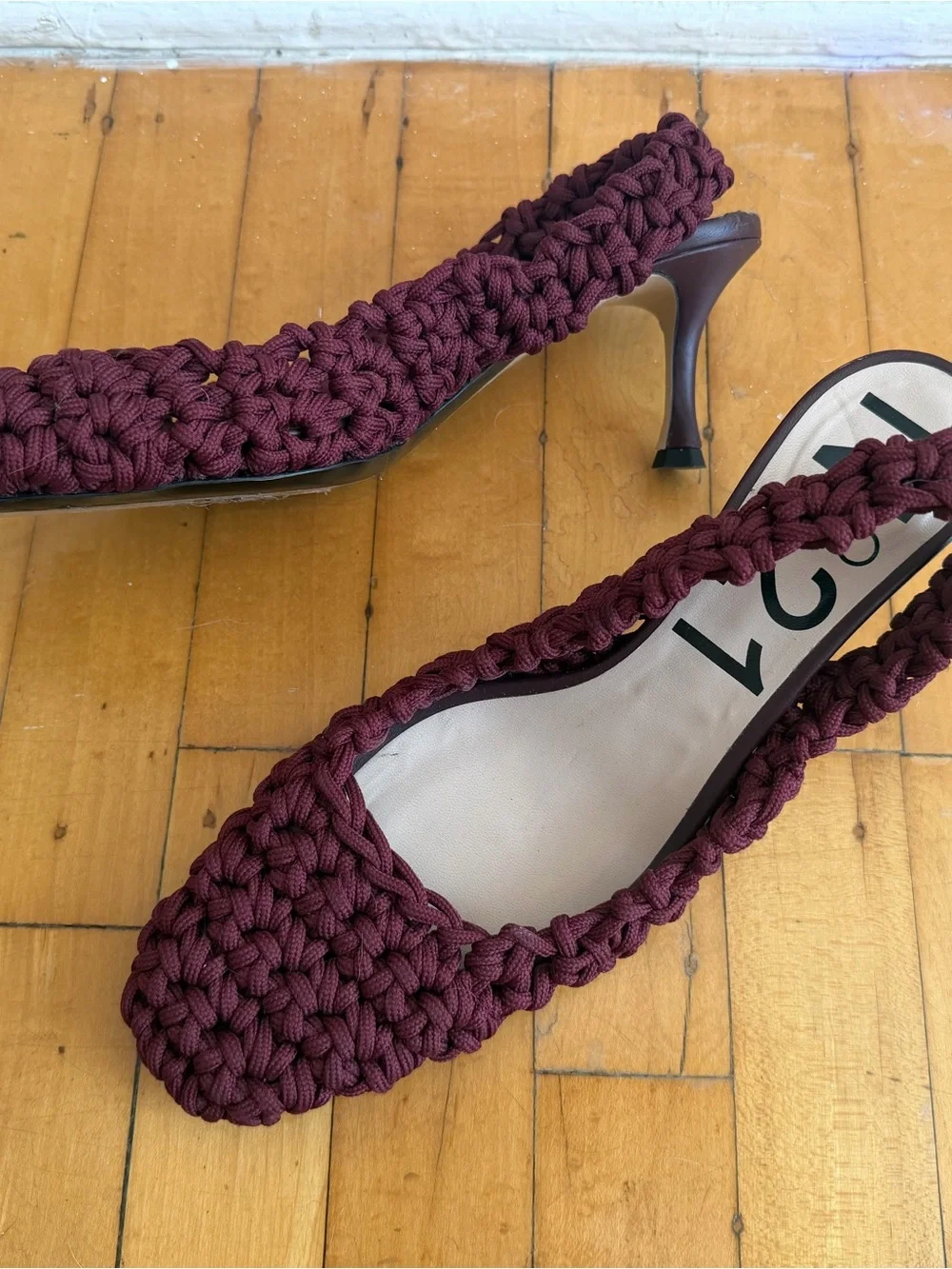 Nº21 Woven Slingback Kitten Heel Pumps in Burgundy - Women Shoes
